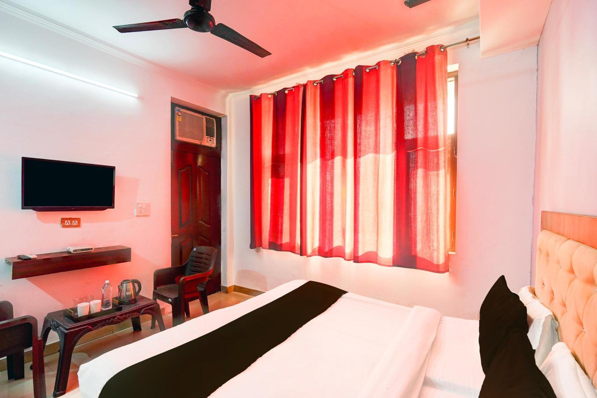 Super Hotel O Palm Dehradun Eksteriør billede
