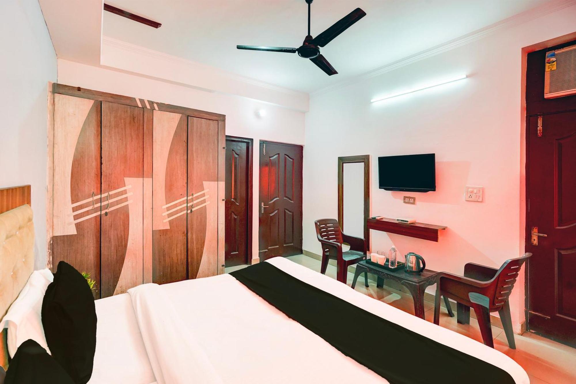 Super Hotel O Palm Dehradun Eksteriør billede