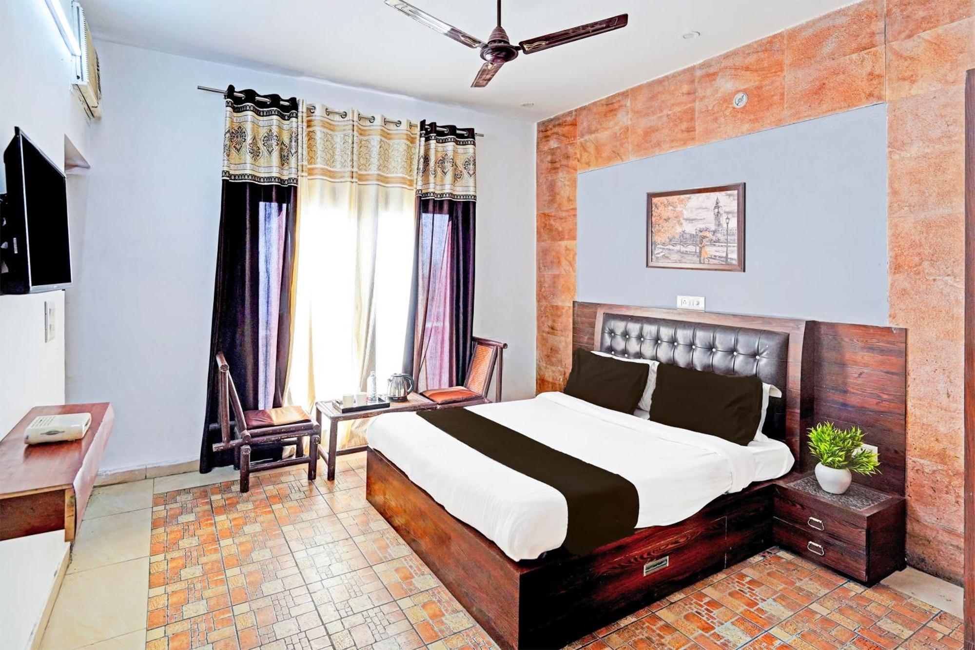 Super Hotel O Palm Dehradun Eksteriør billede