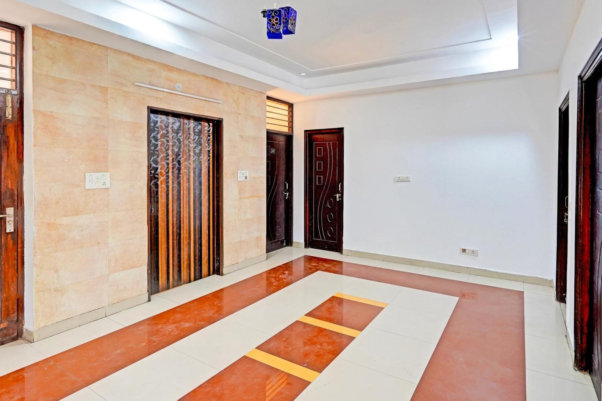 Super Hotel O Palm Dehradun Eksteriør billede
